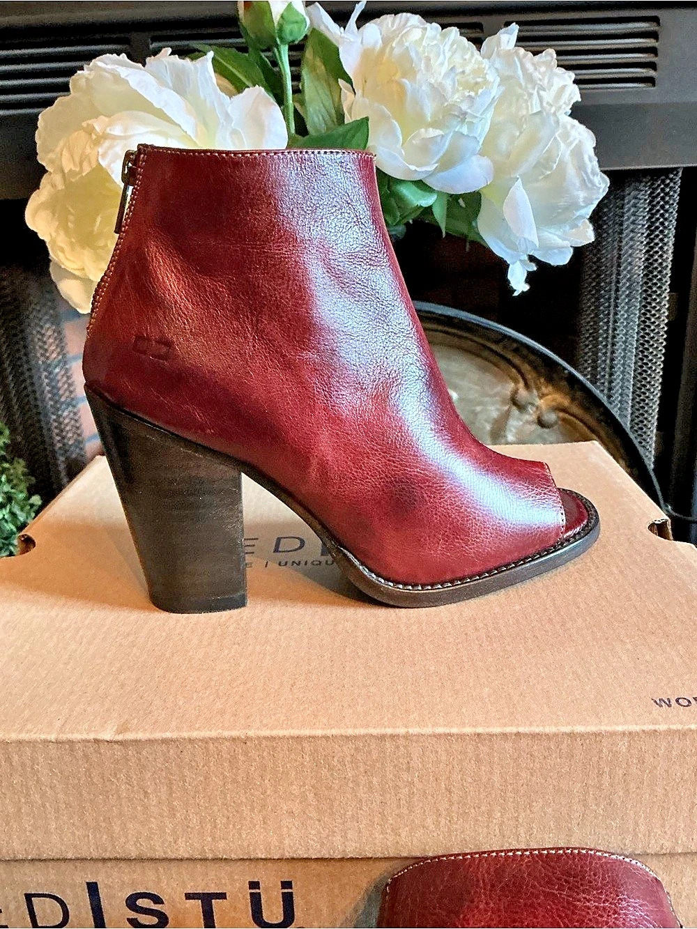 Bed Stu Scarlet Rustic Ankle Boots US 7 **New**